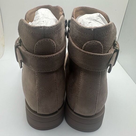 CUSHIONAIRE Burke Buckle Ankle Boot 7.5 TAUPE NEW - Picture 4 of 7